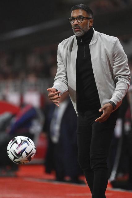Marseille's Italian head coach Habib Beye reacts during the French L1 football match between Stade Brestois 29 and Olympique de Marseille at Francis-Le Ble stadium in Brest on February 20, 2026. (Photo by JEAN-FRANCOIS MONIER / AFP)