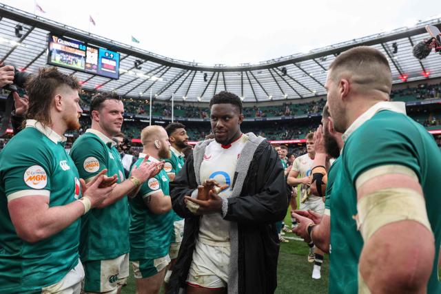 England's lock Maro Itoje (C) walks off at the end of the Six Nations international rugby union match between England and Ireland at Allianz Stadium, Twickenham, in south-west London, on February 21, 2026. (Photo by Adrian DENNIS / AFP)