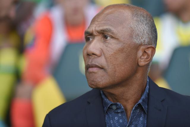 (FILES) Nantes' French coach Antoine Kombouare looks on during the French L1 football match between FC Nantes and LOSC Lille at the Stade de la BeaujoireLouis Fonteneau in Nantes, western France on August 12, 2022. Antoine Kombouare will replace Stéphane Gilli as Paris FC coach, AFP learned on February 21, 2026 evening from a source close to the negotiations. Currently 15th in Ligue 1, six points ahead of the relegation play-off spot, Paris FC, newly promoted to the top flight, drew 1-1 in Toulouse on February 21, 2026, where the news was announced to the team in the evening. (Photo by Sebastien SALOM-GOMIS / AFP)