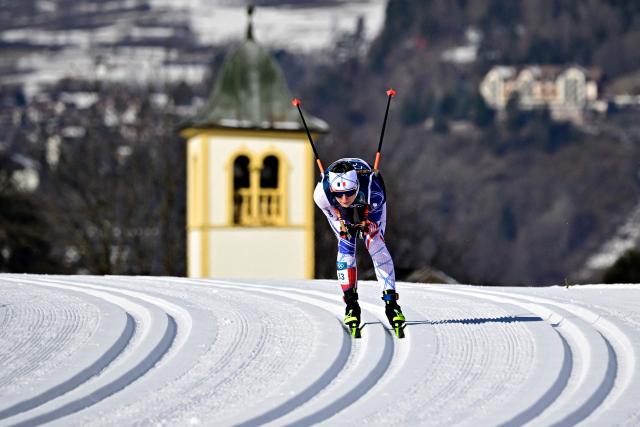 France's Justine Gaillard competes during the women's cross country 50km mass start final event of the Milano Cortina 2026 Winter Olympic Games at Tesero Cross-Country Skiing Stadium in Lago di Tesero (Val di Fiemme), on February 22, 2026. (Photo by Tobias SCHWARZ / AFP)