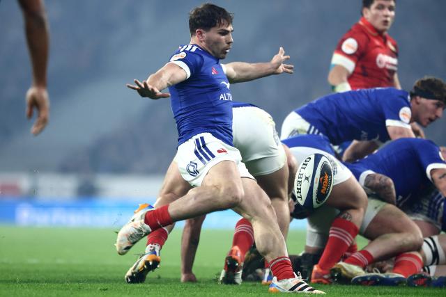 France's scrum-half Antoine Dupont clears the ball out of a ruck during the Six Nations international rugby union match between France and Italy at the Stade Pierre-Mauroy in Villeneuve-d'Ascq, northern France, on February 22, 2026. (Photo by Sameer AL-DOUMY / AFP)