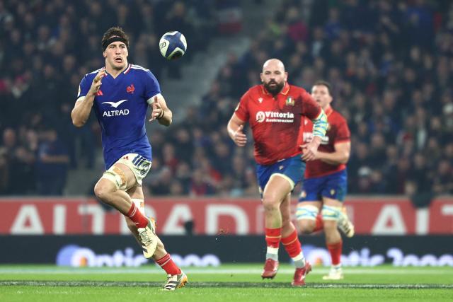 France's flanker Oscar Jegou catches the ball during the Six Nations international rugby union match between France and Italy at the Stade Pierre-Mauroy in Villeneuve-d'Ascq, northern France, on February 22, 2026. (Photo by Sameer AL-DOUMY / AFP)
