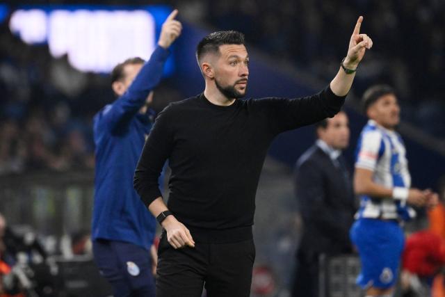 FC Porto's Italian coach Francesco Farioli gestures during the Portuguese League football match between FC Porto and Rio Ave FC at Dragao stadium in Porto on February 22, 2026. (Photo by Miguel RIOPA / AFP)