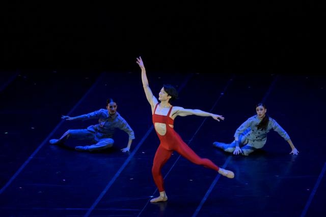Dancers from 'Bejart Ballet Lausanne' (BBL) of Switzerland perform in "The Firebird", choregraphed by Maurice Bejart to the music of Igor Stravinsly, as part of the three unique ballets brought together at Zorlu Performing Arts Center (PSM) in Istanbul on February 21, 2026. (Photo by Yasin AKGUL / AFP)