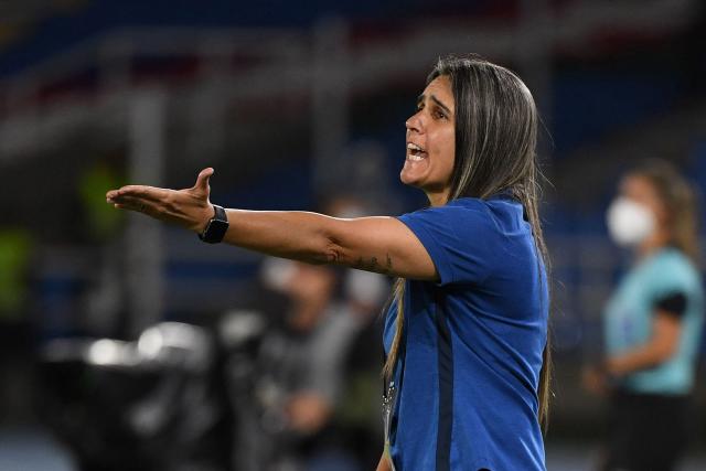 (FILES) Ecuador's coach Brazilian Emily Lima gestures during the Women's Copa America first round football match against Chile at Pascual Guerrero stadium in Cali, Colombia, on July 14, 2022. Corinthians Women's Team, winners of the Copa Libertadores and the Brasileirao, will be coached by former Brazil coach Emily Lima, the club announced on February 24, 2026. Lima, 45, is the first woman to head Timao's women's team, the most powerful in South America with a collection of six Libertadores titles, the last three won consecutively. (Photo by Juan BARRETO / AFP)