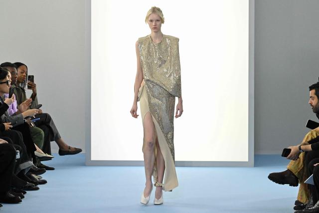 A model presents a creation by Sportmax during the Womens's ready-to-wear Fall/Winter 2026 collection fashion as part of the Milan Fashion Week, in Milan on February 27, 2025. (Photo by Andreas SOLARO / AFP)