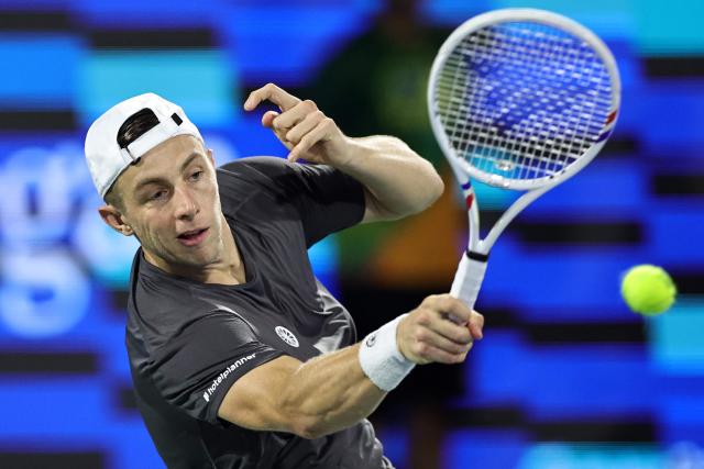TOPSHOT - Netherlands' Tallon Griekspoor reacts during his men’s singles semi-final match against Russia’s Andrey Rublev at the Dubai Duty Free Tennis tournament in Dubai on February 27, 2026. (Photo by Fadel SENNA / AFP)