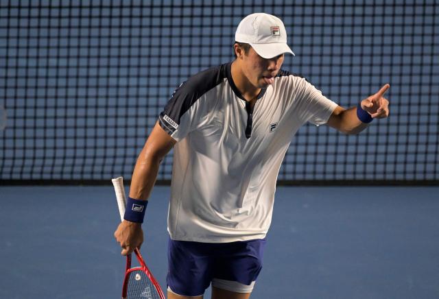 US' Brandon Nakashima reacts after a point against compatriot Frances Tiafoe during the 2026 Mexico ATP 500 Tennis Open men's singles tennis semi-final match at the Arena GNP Seguros in Acapulco, Guerrero State, Mexico on February 27, 2026. (Photo by Alfredo ESTRELLA / AFP)