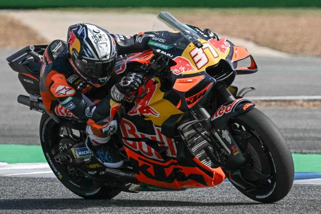 Red Bull KTM Factory Racing's Spanish rider Pedro Acosta rides during the sprint race of the MotoGP Thailand Grand Prix at the Buriram International Circuit in Buriram on February 28, 2026. (Photo by Lillian SUWANRUMPHA / AFP)