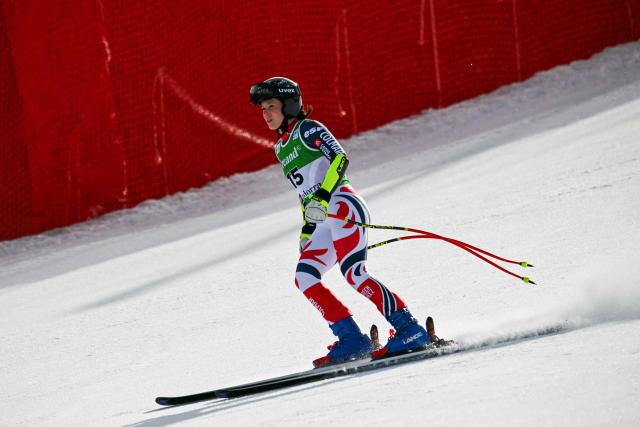 France's Romane Miradoli reacts after falling as she competes in the women's super G race, part of the FIS Alpine Ski World Cup 2025-2026 in Soldeu on February 28, 2026. (Photo by Lionel BONAVENTURE / AFP)