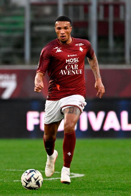 Metz' Ivorian midfielder #05 Jean-Philippe Gbamin controls the ball during the French L1 football match between FC Metz and Stade Brestois 29 (Brest) at the Saint-Symphorien stadium in Longeville-les-Metz, eastern France on March 1, 2026. (Photo by Jean-Christophe VERHAEGEN / AFP)