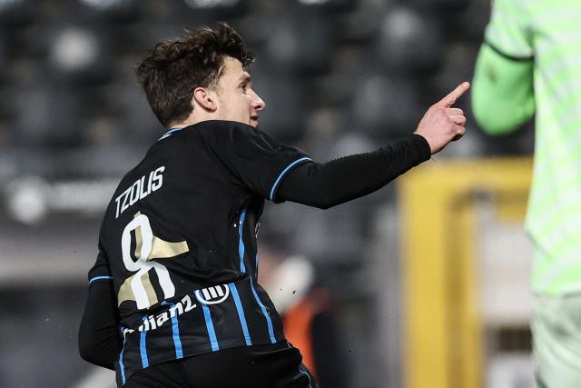Club Brugge's Greek forward #08 Christos Tzolis celebrates after scoring a penalty kick during the Belgian "Pro League" First Division football match between Royal Charleroi and Club Brugge KV at the Stade du Pays de Charleroi, in Charleroi, on March 1, 2026. (Photo by BRUNO FAHY / BELGA / AFP) / Belgium OUT