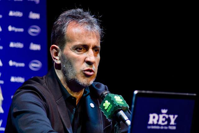 Argentina's Fernando Batista speaks during a press conference as he is presented as the new coach of the Costa Rican national football team, in San Jose, on March 2, 2026. (Photo by Pablo VERA / AFP)