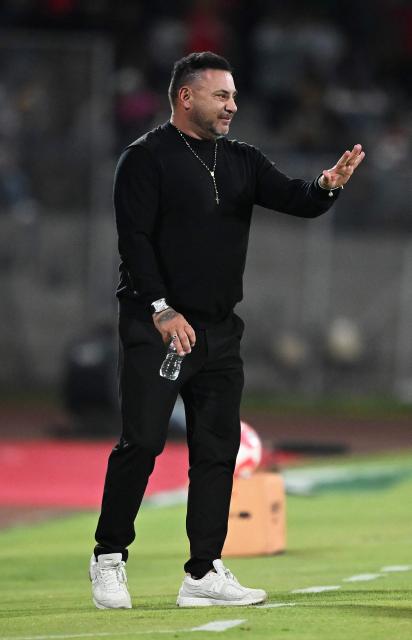 Toluca's Argentine head coach Antonio Mohamed gestures during the Liga MX Clausura match between Pumas and Toluca at Olimpico Universitario Stadium in Mexico City on March 3, 2026. (Photo by Carl DE SOUZA / AFP)
