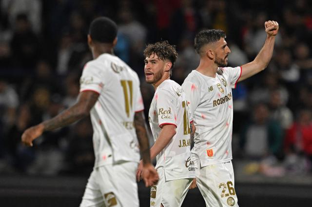 Toluca's Portuguese forward #26 Paulinho (R) celebrates scoring his team's third goal during the Liga MX Clausura match between Pumas and Toluca at Olimpico Universitario Stadium in Mexico City on March 3, 2026. (Photo by Carl DE SOUZA / AFP)