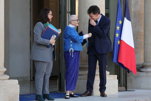 France's Sports Minister Marina Ferrari (L), France's Urbanity and Decentralisation Minister Francoise Gatel (C) and France's Higher Education, Research and Space Minister Philippe Baptiste discuss as they leave after the weekly cabinet meeting at The Elysee Presidential Palace in Paris on March 4, 2026. (Photo by Thomas SAMSON / AFP)