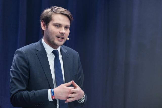 Les Republicans (LR) candidate for mayor of Lille, Louis Delemer takes part in a debate broadcasted by French TV channel France 3 Nord-Pas-de-Calais between the main candidates for France's upcoming municipal elections in the city of Lille, in Lille northern France, on March 4, 2026. French voters head to the polls for municipal elections on March 15 and 22, 2026. (Photo by Sameer Al-DOUMY / AFP)