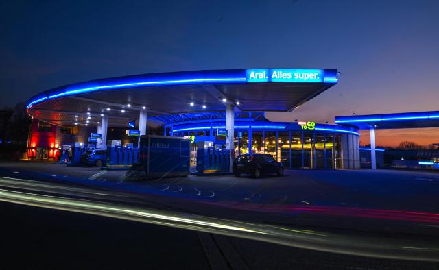 A photo shows an Aral gas station in Bochum on March 4, 2026. Oil prices are expected to continue to rise after traffic through the Strait of Hormuz has almost entirely halted following Iran's threat to attack ships that would try to sail through. (Photo by Ina FASSBENDER / AFP)
