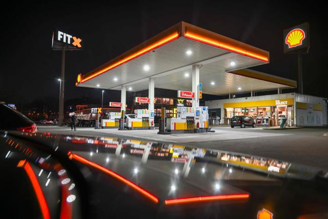 A photo shows an Shell gas station in Bochum on March 4, 2026. Oil prices are expected to continue to rise after traffic through the Strait of Hormuz has almost entirely halted following Iran's threat to attack ships that would try to sail through. (Photo by Ina FASSBENDER / AFP)
