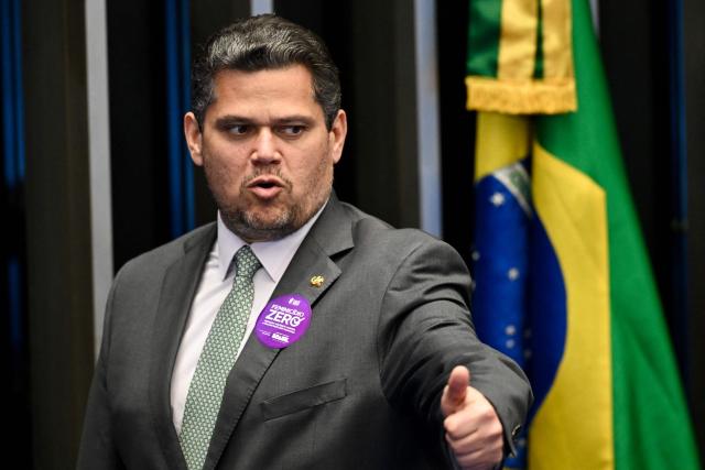 Brazilian Senate President Davi Alcolumbre speaks during a session to vote on the approval of the free trade agreement between Mercosur and the European Union, in Brasilia on March 4, 2026. (Photo by Evaristo Sa / AFP)
