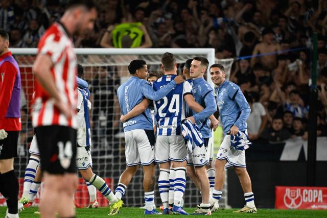 Real Sociedad players react at the end of the Copa del Rey (King's Cup) semi final second leg football match between Real Sociedad and Athletic Club Bilbao at thep Anoeta Stadium in San Sebastian on March 4, 2026. (Photo by ANDER GILLENEA / AFP)