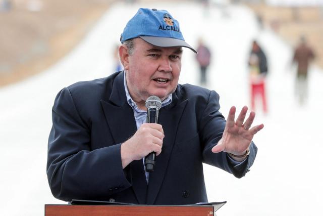 (FILES) Lima Mayor Rafael Lopez Aliaga speaks during the inauguration of the new Via Expresa Sur (South Expressway) in the district of Surco, Lima province, on September 9, 2025. Peru's ultraconservative candidate Rafael Lopez Aliaga, one of the favorites for the April 2026 presidential elections according to polls, promised on March 5, 2026, that he would withdraw Peru from the jurisdiction of the Inter-American Court of Human Rights (IACHR) after accusing it of benefiting “terrorists” with its rulings. (Photo by CONNIE FRANCE / AFP)