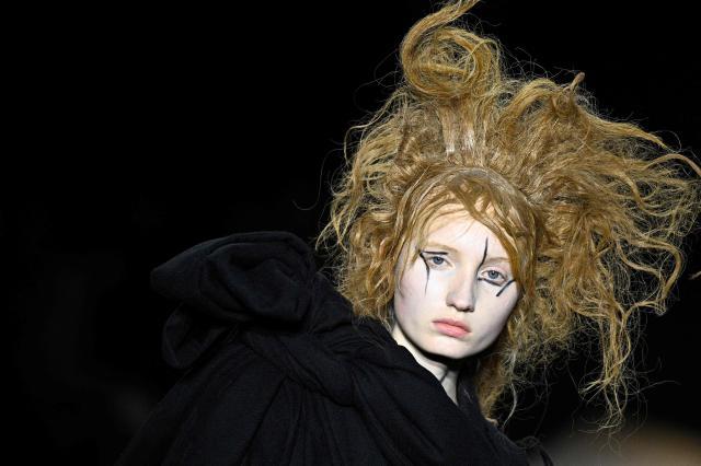 A model presents a creation by Yohji Yamamoto for the Women's Ready to Wear Fall/Winter 2026-2027 collection fashion show as part of the Paris Women Fashion Week, in Paris, on March 6, 2026. (Photo by JULIEN DE ROSA / AFP)