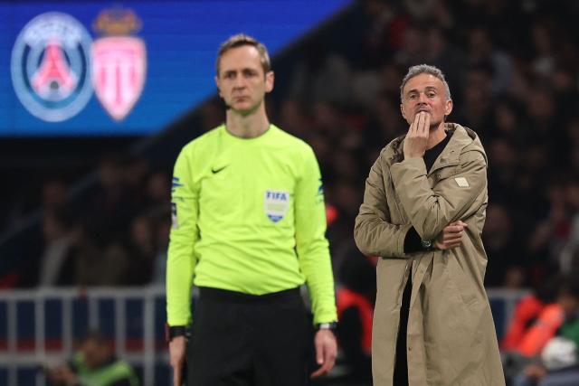 Paris Saint-Germain's Spanish headcoach Luis Enrique reacts  during the French L1 football match between Paris Saint-Germain (PSG) and AS Monaco at the Parc des Princes stadium in Paris on March 6, 2026. (Photo by FRANCK FIFE / AFP)