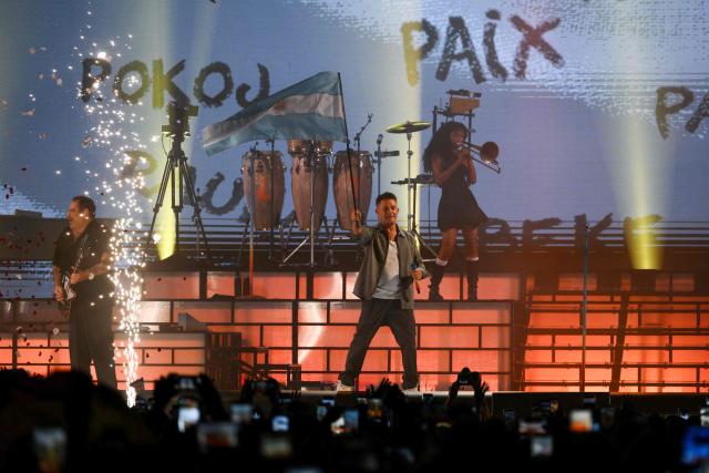 Spanish singer-songwriter Alejandro Sanz performs during his ¿Y Ahora Que? tour at Campo Argentino de Polo in Buenos Aires on March 6, 2026. (Photo by Luis ROBAYO / AFP)