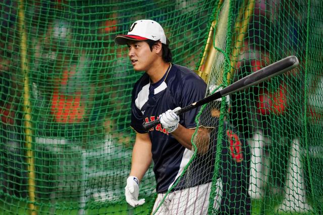 Japan's Shohei Ohtani warms up prior to the World Baseball Classic (WBC) Pool C game between Japan and South Korea at the Tokyo Dome in Tokyo on March 7, 2026. (Photo by Yuichi YAMAZAKI / AFP)