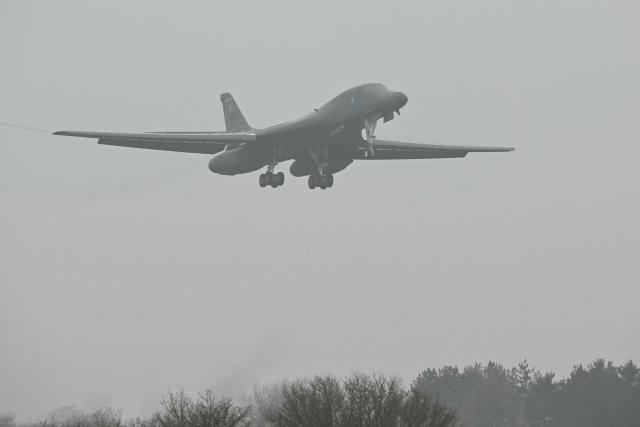 A US Air Force B-1 Lancer bomber comes in to land at RAF Fairford in south west England on March 7, 2026. Britain's Prime Minister Keir Starmer has given approval for Washington to use the bases of Diego Garcia in the Indian Ocean and RAF Fairford in south-west England to bomb Iranian missile sites, after several Gulf countries were targeted by Iranian retaliations. (Photo by JUSTIN TALLIS / AFP)