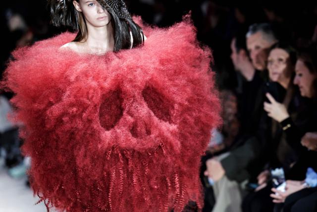 A model presents a creation by Noir Kei Ninomiya for the Women's Ready to Wear Fall/Winter 2026-2027 collection fashion show as part of the Paris Women Fashion Week, in Paris, on March 7, 2026. (Photo by STEPHANE DE SAKUTIN / AFP)