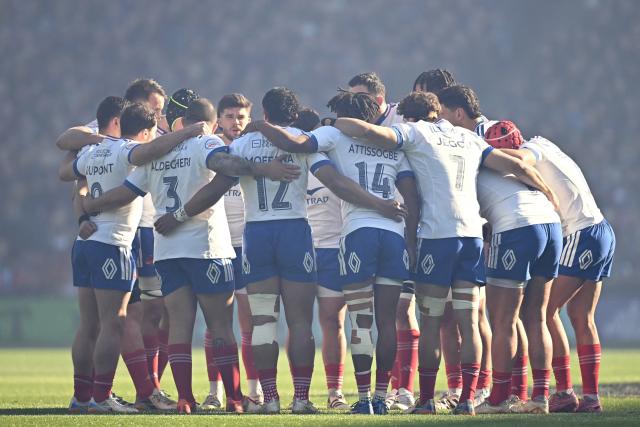French players have a team huddle ahead of kick-off in the Six Nations international rugby union match between Scotland and France at Murrayfield Stadium in Edinburgh, Scotland on March 7, 2026. (Photo by Paul ELLIS / AFP)