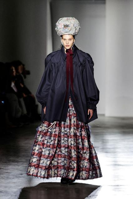 A model presents a creation for Vivienne Westwood for the Women's Ready to Wear Fall/Winter 2026-2027 collection fashion show as part of the Paris Women Fashion Week, in Paris, on March 7, 2026. (Photo by STEPHANE DE SAKUTIN / AFP)