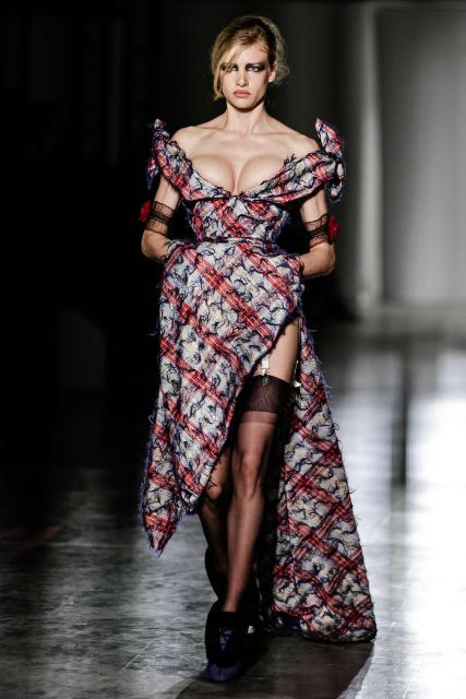 A model presents a creation for Vivienne Westwood for the Women's Ready to Wear Fall/Winter 2026-2027 collection fashion show as part of the Paris Women Fashion Week, in Paris, on March 7, 2026. (Photo by STEPHANE DE SAKUTIN / AFP)