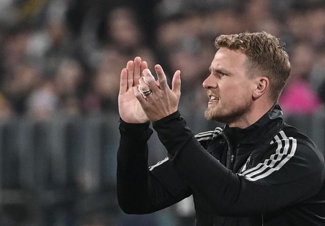 Pisa's Swedish head coach Oscar Hiljemark reacts in the technical area during the Italian Serie A football match between Juventus and Pisa at the Allianz Stadium in Turin, northern Italy, on March 7, 2026. (Photo by Isabella BONOTTO / AFP)