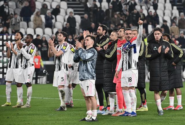Juventus' players acknowledge the fans as they celebrate their victory at the end of the Italian Serie A football match between Juventus and Pisa at the Allianz Stadium in Turin, northern Italy, on March 7, 2026. (Photo by Isabella BONOTTO / AFP)