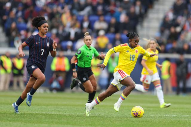 Linda Caicedo #18 of Colombia runs  with the ball during the SheBelieves Cup match between the United States and Colombia at the Sports Illustrated Stadium in Harrison, New Jersey, on March 7, 2026. (Photo by ANGELA WEISS / AFP)
