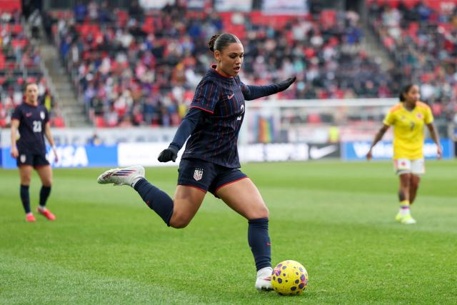Trinity Rodman #2 of the United States looks to pass the ball during the SheBelieves Cup match between the United States and Colombia at the Sports Illustrated Stadium in Harrison, New Jersey, on March 7, 2026. (Photo by ANGELA WEISS / AFP)