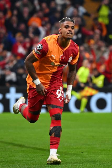 Galatasaray's Gabonese midfielder #99 Mario Lemina celebrates after scoring the opening goal  during the UEFA Champions League round of 16 first leg football match between Galatasaray SK and Liverpool FC at the Ali Sami Yen Sports Complex in Istanbul on March 10, 2026. (Photo by YASIN AKGUL / AFP)