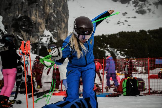 An athlete warms up for the alpine skiing combined event during the Milano Cortina 2026 Paralympic Winter Games in Cortina d’Ampezzo on March 10, 2026. (Photo by JEFF PACHOUD / AFP)
