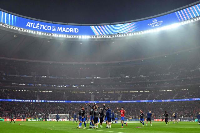 Atletico Madrid's players warm up before the UEFA Champions League last 16 first leg football match between Club Atletico de Madrid and Tottenham Hotspur at Metropolitano Stadium in Madrid on March 10, 2026. (Photo by Javier SORIANO / AFP)