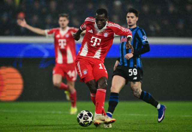 Bayern Munich's Senegalese forward #11 Nicolas Jackson kicks the ball during the UEFA Champions League last 16, first leg football match between Atalanta and Bayern Munich at the Gewiss stadium in Bergamo, on March 10, 2026. (Photo by Marco BERTORELLO / AFP)