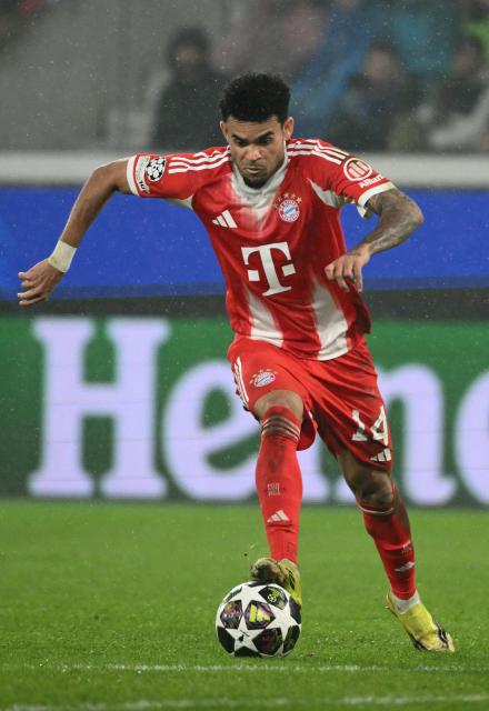 Bayern Munich's Colombian forward #14 Luis Diaz controls the ball during the UEFA Champions League last 16, first leg football match between Atalanta and Bayern Munich at the Gewiss stadium in Bergamo, on March 10, 2026. (Photo by Alberto PIZZOLI / AFP)