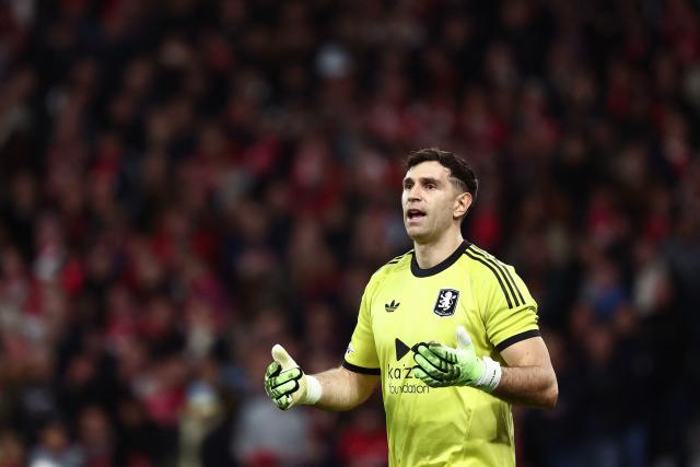 Aston Villa's Argentinian goalkeeper #23 Emiliano Martínez reacts during the UEFA Europa League round of 16 first leg football match between Lille (LOSC) and Aston Villa  at the Pierre-Mauroy Stadium in Villeneuve-d'Ascq, northern France, on March 12, 2026. (Photo by Sameer AL-DOUMY / AFP)