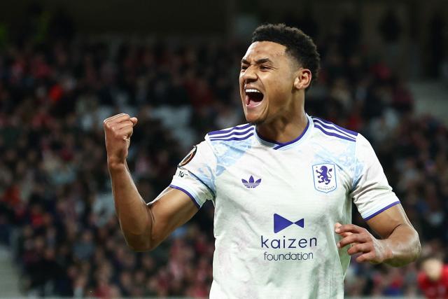 Aston Villa's English striker #11 Ollie Watkins celebrates scoring his team's first goal during the UEFA Europa League round of 16 first leg football match between Lille (LOSC) and Aston Villa  at the Pierre-Mauroy Stadium in Villeneuve-d'Ascq, northern France, on March 12, 2026. (Photo by Sameer AL-DOUMY / AFP)