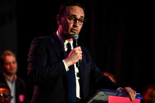 French liberal party Renaissance candidate running as Bordeaux mayor Thomas Cazenave delivers a speech during a campaign meeting in Bordeaux on March 12, 2026, three days ahead of the first round of the municipal elections in France. (Photo by Christophe ARCHAMBAULT / AFP)