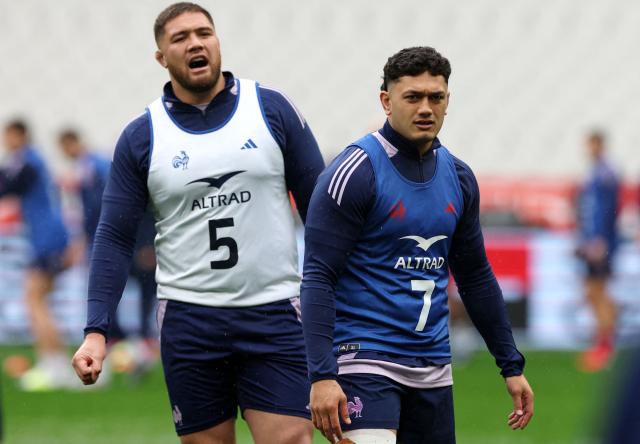 France's lock Emmanuel Meafou (L) and France's flanker Temo Matiu take part in the captain's run training session at the Stade de France in Saint-Denis, outside Paris, on March 13, 2026, on the eve of the Six Nations rugby union international match between France and England. (Photo by FRANCK FIFE / AFP)