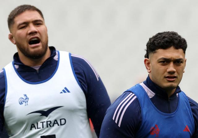 France's lock Emmanuel Meafou (L) and France's flanker Temo Matiu take part in the captain's run training session at the Stade de France in Saint-Denis, outside Paris, on March 13, 2026, on the eve of the Six Nations rugby union international match between France and England. (Photo by FRANCK FIFE / AFP)