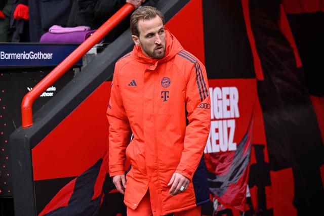 Bayern Munich's English forward #09 Harry Kane arrives to take his seat on the bench prior to the German first division Bundesliga football match between Bayer 04 Leverkusen and FC Bayern Munich in Leverkusen, western Germany on March 14, 2026. (Photo by INA FASSBENDER / AFP) / DFL REGULATIONS PROHIBIT ANY USE OF PHOTOGRAPHS AS IMAGE SEQUENCES AND/OR QUASI-VIDEO